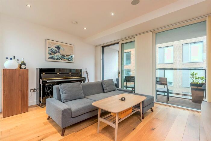 2 Bedroom Flat To Rent In Comice Apartments, Pear Tree Street, London, EC1V
