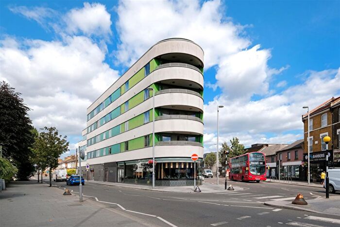 1 Bedroom Flat For Sale In Grange Park Road, London, E10