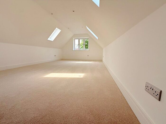 4 Bedroom Detached House For Sale In Southwick Road, North Boarhunt, Fareham, PO17