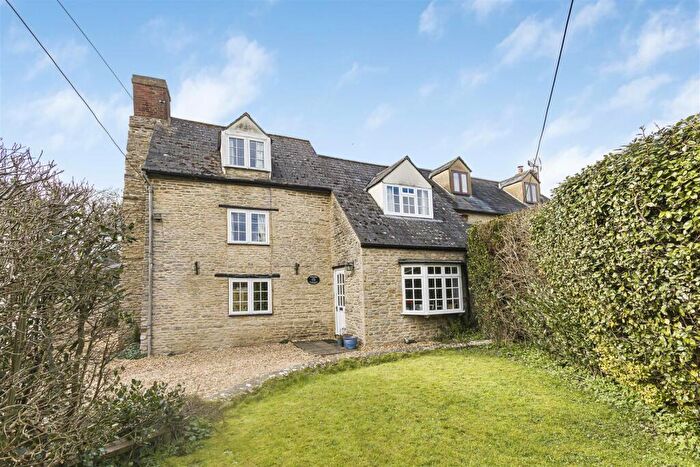 4 Bedroom Character Property For Sale In Wendlebury, Bicester, OX25
