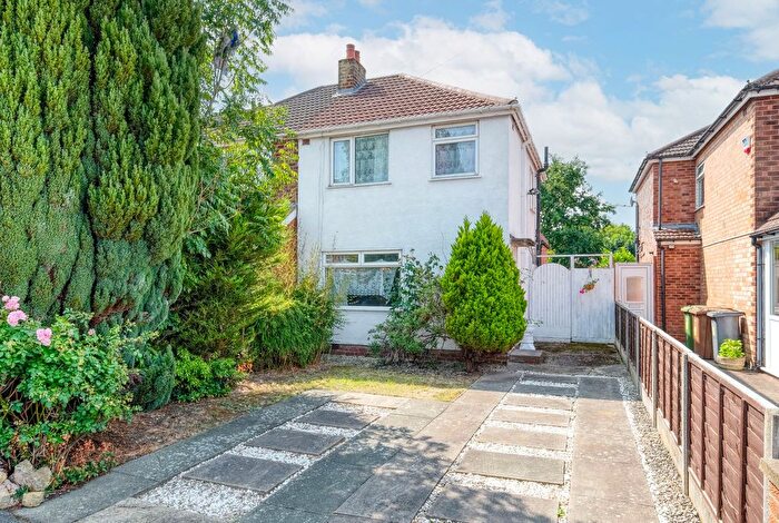 4 Bedroom Semi-Detached House For Sale In Chamberlain Crescent, Shirley, B90