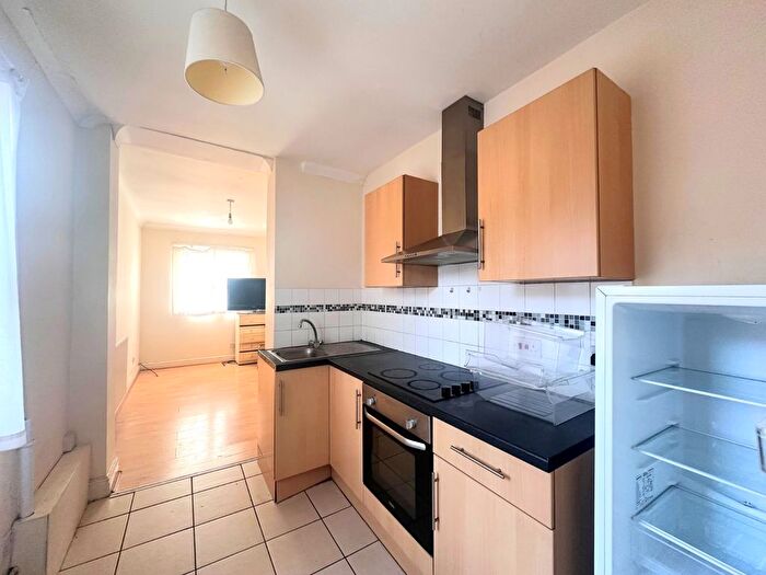 2 Bedroom Flat To Rent In Mordaunt Road, Southampton, SO14