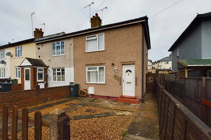 2 Bedroom End Of Terrace House To Rent In Willow Road, Dartford, Kent, DA1