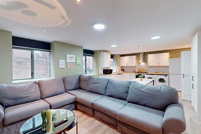 7 Bedroom Flat To Rent In A, Gordon House, Cranmer Street, NG3