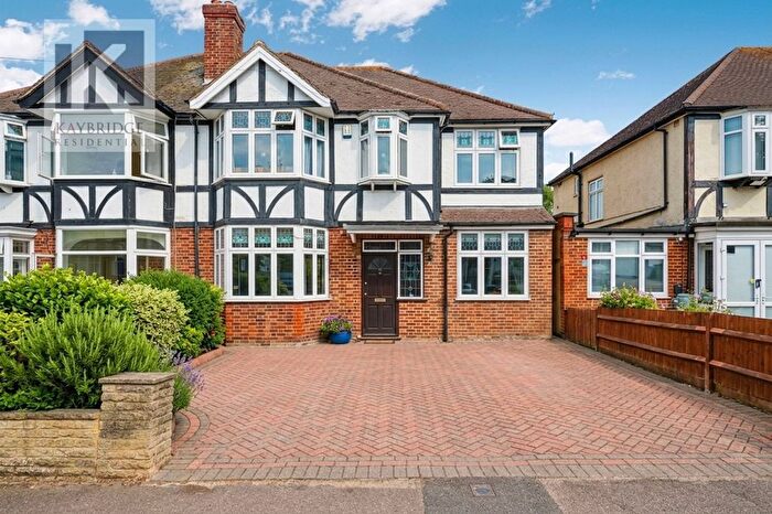 4 Bedroom Semi-Detached House For Sale In Stoneleigh Avenue, Worcester Park, KT4