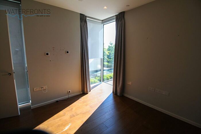3 Bedroom Flat To Rent In Lillie Square, London, SW6