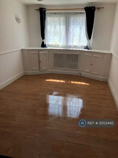 2 Bedroom Maisonette To Rent In Icarus House, London, E3