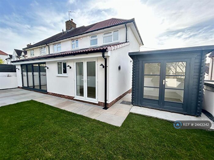 4 Bedroom Semi-Detached House To Rent In The Dale, Aberford, Leeds, LS25