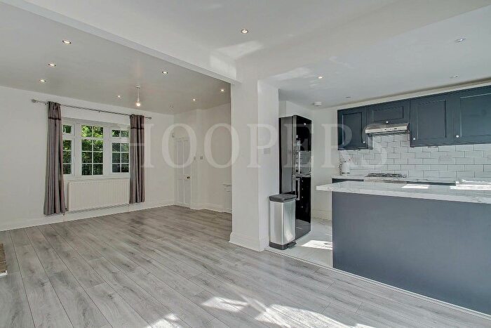 2 Bedroom Cottage For Sale In Needham Terrace, London, NW2