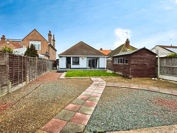 2 Bedroom Bungalow For Sale In Tewkesbury Road, Clacton-on-Sea, Essex, CO15