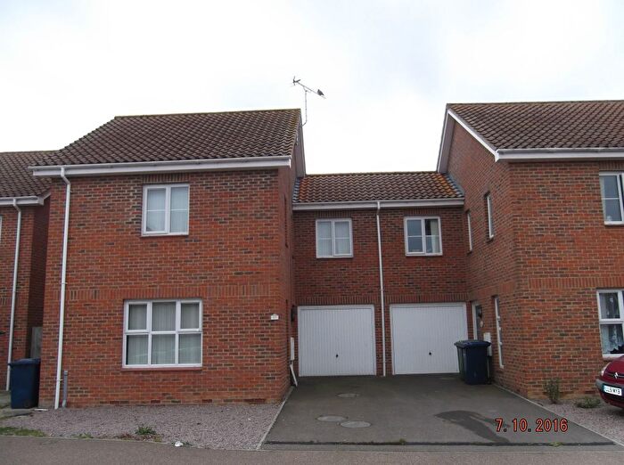 3 Bedroom Link Detached House To Rent In Fields View, Benwick, PE15