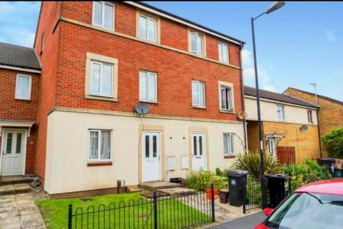 5 Bedroom End Of Terrace House To Rent In Hazel Grove, Bristol, BS7