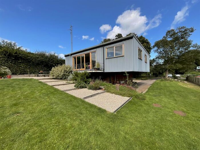4 Bedroom Property For Sale In Green Lane, Lebberston, Scarborough, YO11