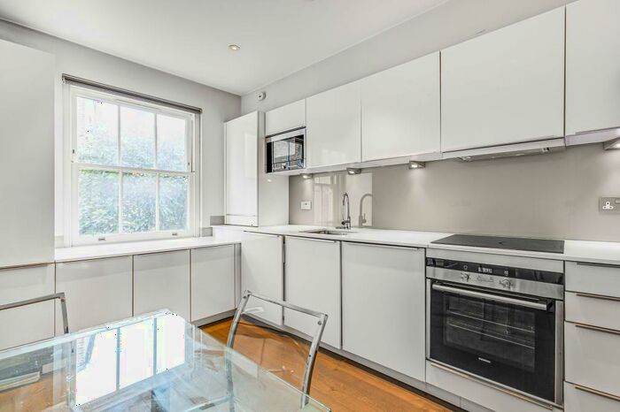 2 Bedroom Flat To Rent In Fulham Road, London, SW10