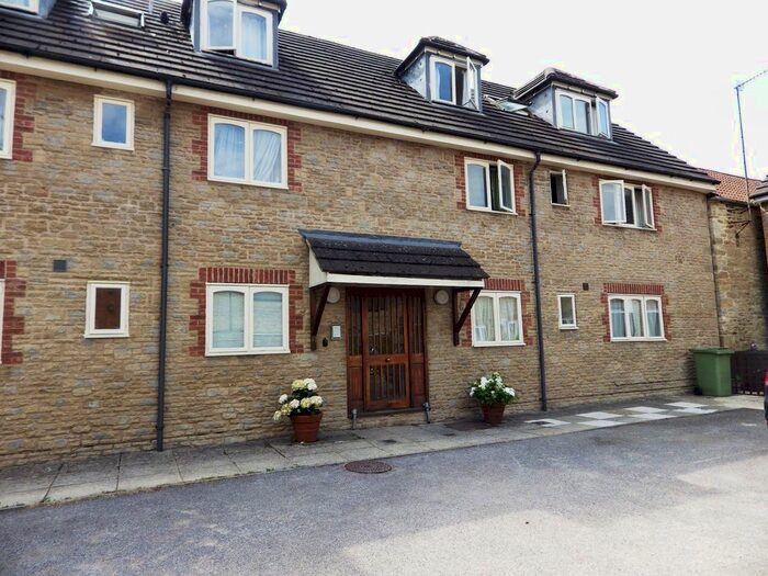 2 Bedroom Flat To Rent In West Way, Cirencester, GL7