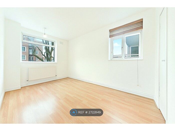 4 Bedroom Flat To Rent In Ravenet Court, London, SW11