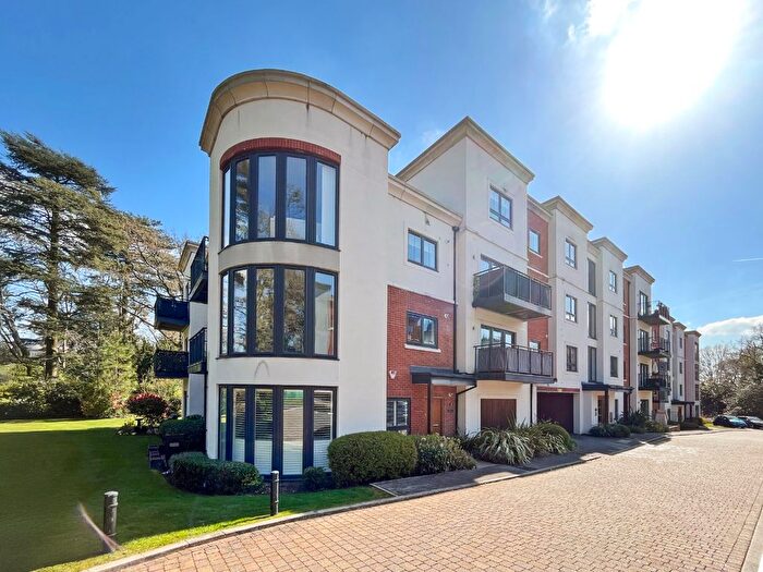 2 Bedroom Flat To Rent In Queens Quarter, London Road, Binfield, Bracknell, Berkshire, RG42