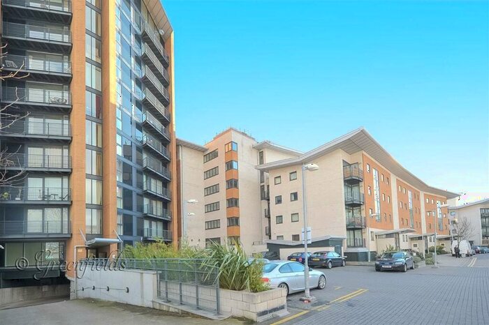 2 Bedroom Flat To Rent In Hull Place, E16