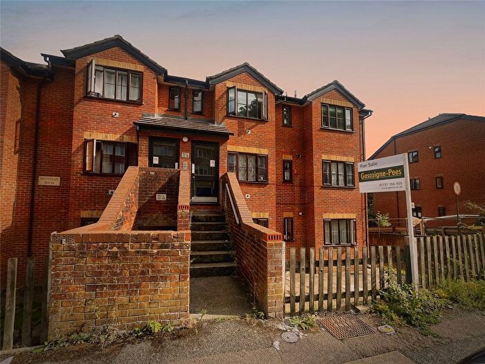 1 Bedroom Flat For Sale In Garlands Road, Redhill, Surrey, RH1