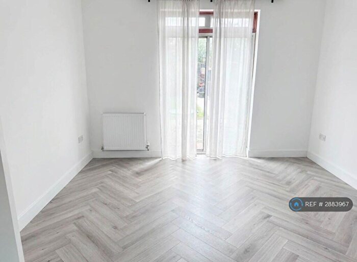 3 Bedroom Terraced House To Rent In Mortlake Road, Ilford, IG1