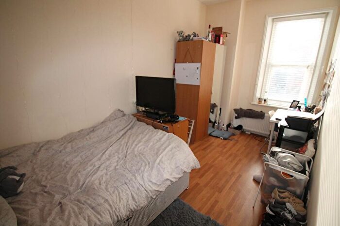 3 Bedroom Flat To Rent In Shortridge Terrace, Newcastle Upon Tyne, NE2