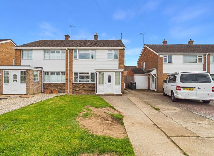 3 Bedroom Semi Detached House For Sale In Kingstone Avenue, Hucclecote, GL3