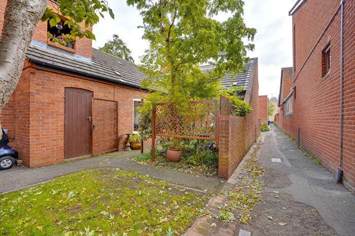 2 Bedroom Bungalow For Sale In St. James Lane, Bury St. Edmunds, IP33
