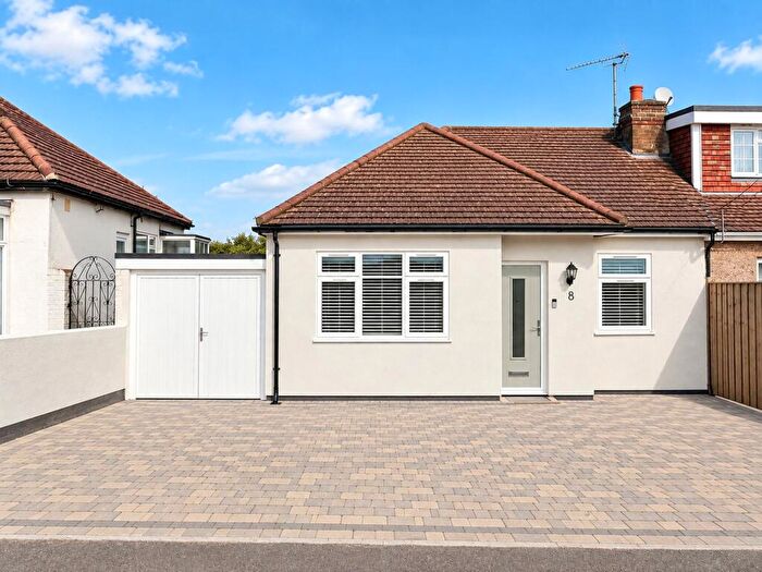 2 Bedroom Semi-Detached House For Sale In Mount Avenue, Rayleigh, SS6
