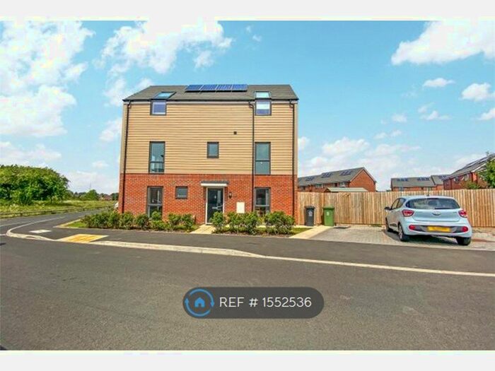 4 Bedroom Detached House To Rent In Maris Lane, Leicester, LE2