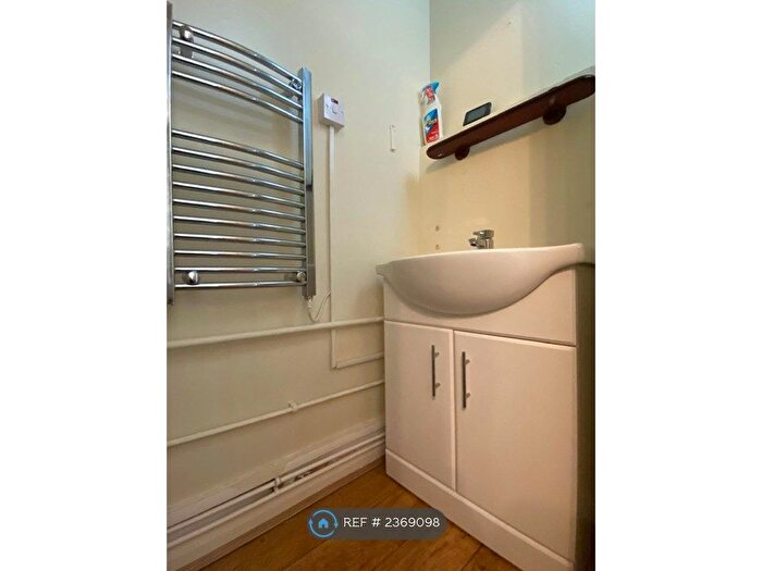 4 Bedroom Terraced House To Rent In Paul Gardens, Croydon, CR0