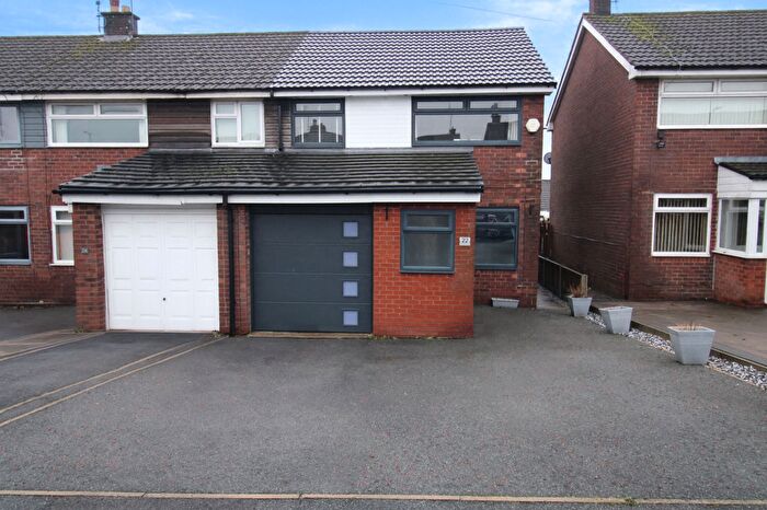 3 Bedroom End Of Terrace House To Rent In Norden Close, Rochdale, OL11
