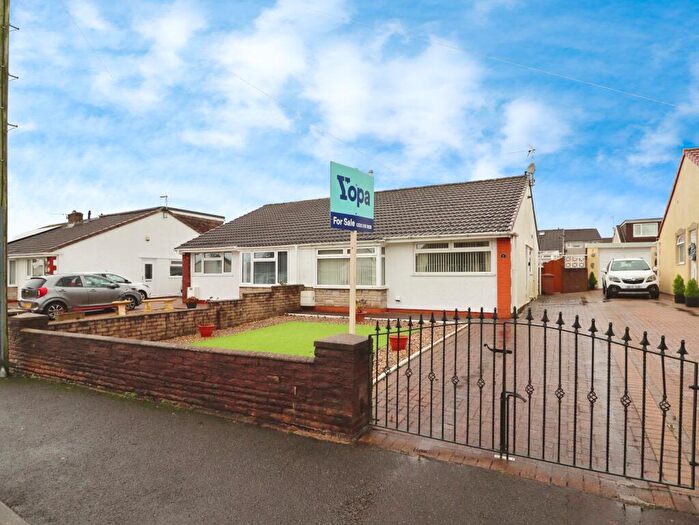 2 Bedroom Bungalow For Sale In Julians Close, Hengoed, CF82