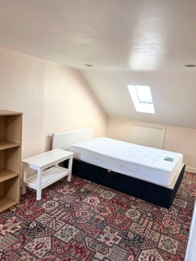 Studio To Rent In Beechcroft Road, London, SW17