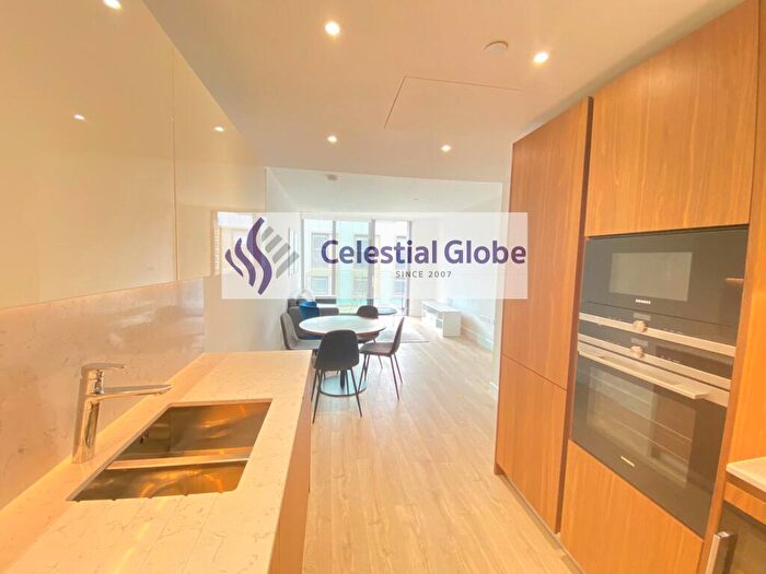 2 Bedroom Flat To Rent In Neroli House, Piazza Walk, Tower Hamlets, London, E1