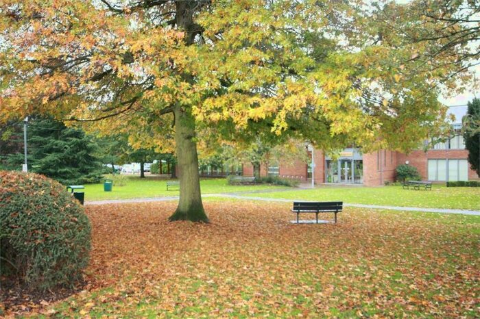 1 Bedroom Terraced House To Rent In High Street, Burnham, SL1