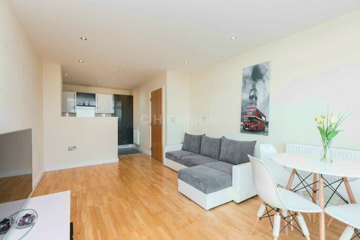 1 Bedroom Apartment To Rent In Dunstan Mews, Enfield Town, EN1