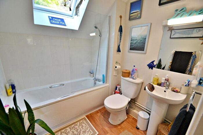 2 Bedroom Flat To Rent In Ashley Cross, BH14