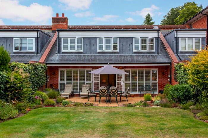 3 Bedroom Terraced House For Sale In Hawthorne Drive, Kingwood, Henley-On-Thames, Oxfordshire, RG9