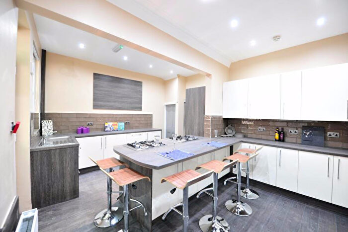 6 Bedroom Terraced House To Rent In St. Michaels Terrace, Leeds, West Yorkshire, LS6