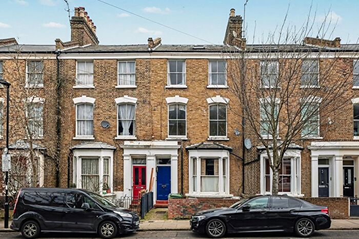 2 Bedroom Flat For Sale In Bryantwood Road, London, N7