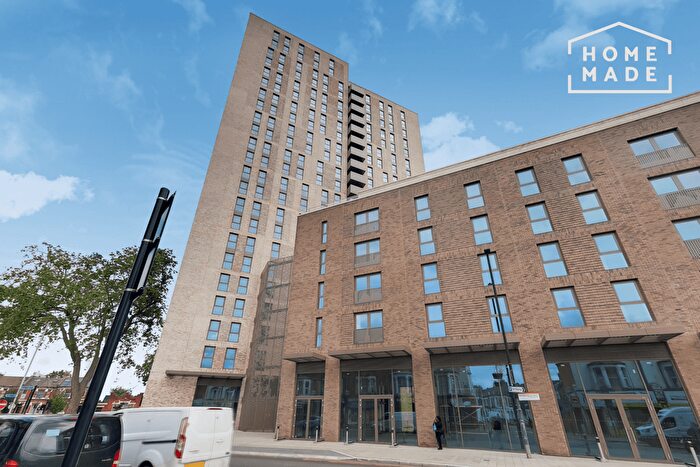 2 Bedroom Flat To Rent In Apex Gardens, Seven Sisters, N15