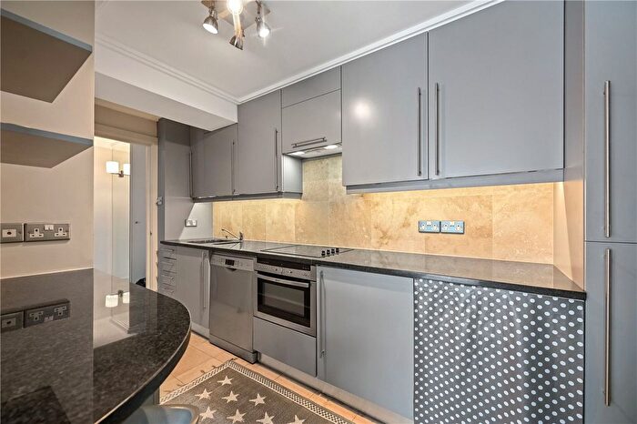 1 Bedroom Flat For Sale In Giles House, Westbourne Grove, London, W11