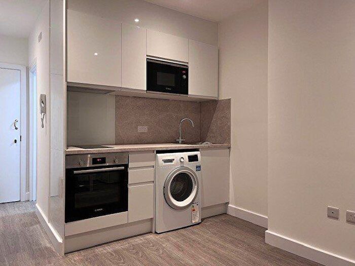 Studio To Rent In Station Road, Edgware, HA8