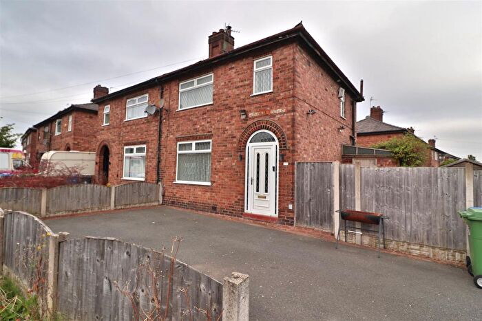 3 Bedroom Semi-Detached House To Rent In Henshall Avenue, Warrington, WA4