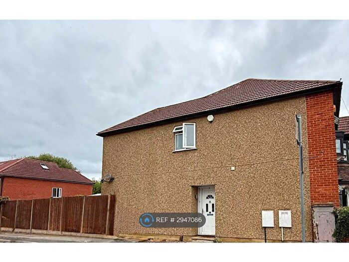 2 Bedroom End Of Terrace House To Rent In Victoria Road, Ruislip, HA4