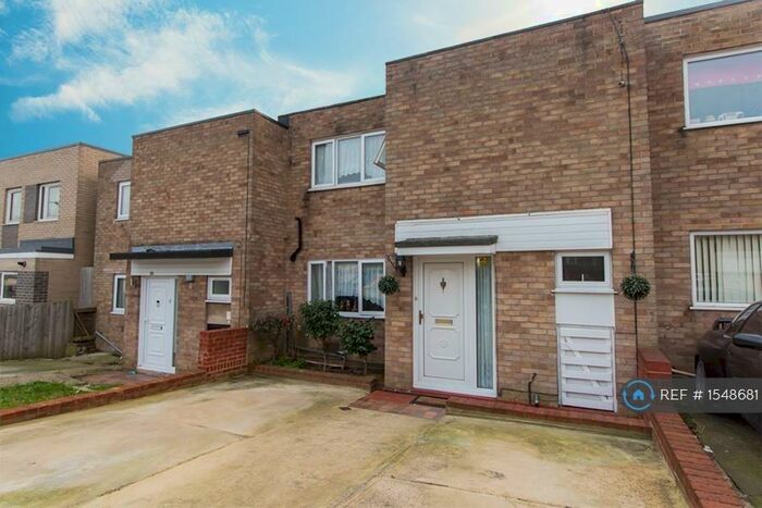 5 Bedroom Terraced House To Rent In Dewsgreen, Basildon, SS16