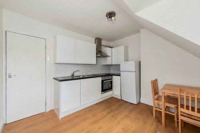 1 Bedroom Flat To Rent In , Burgess Hill, West Hampstead, NW2