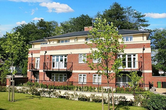 2 Bedroom Flat To Rent In Fraser Gardens, Winchester, SO22