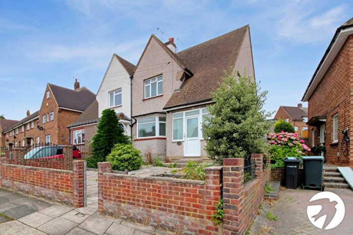 3 Bedroom Semi-Detached House To Rent In Taunton Vale, Gravesend, Kent, DA12