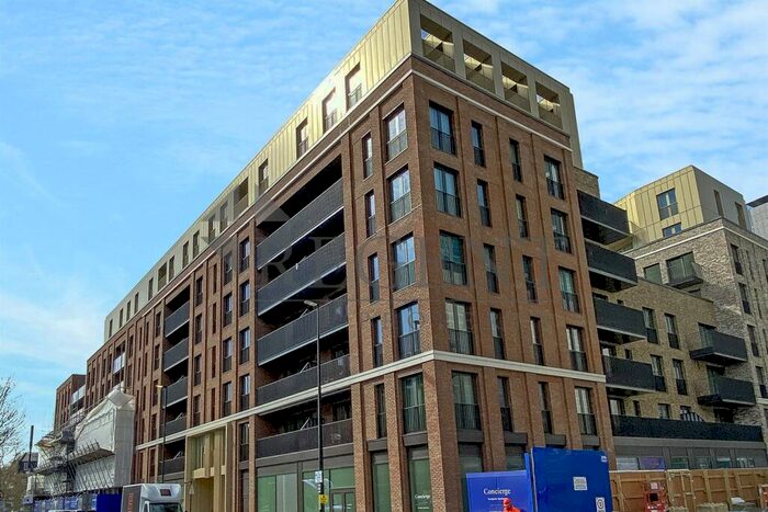 2 Bedroom Apartment To Rent In Bouchon Point, Cendal Crescent, E1